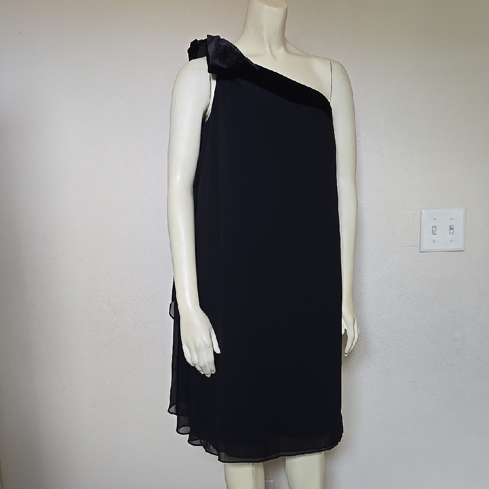 Elegant Black One-Shoulder Dress